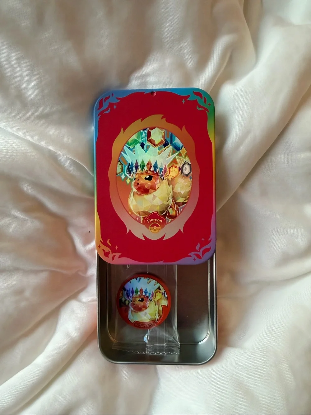 Pokemon Chinese Exclusive Flareon Tin